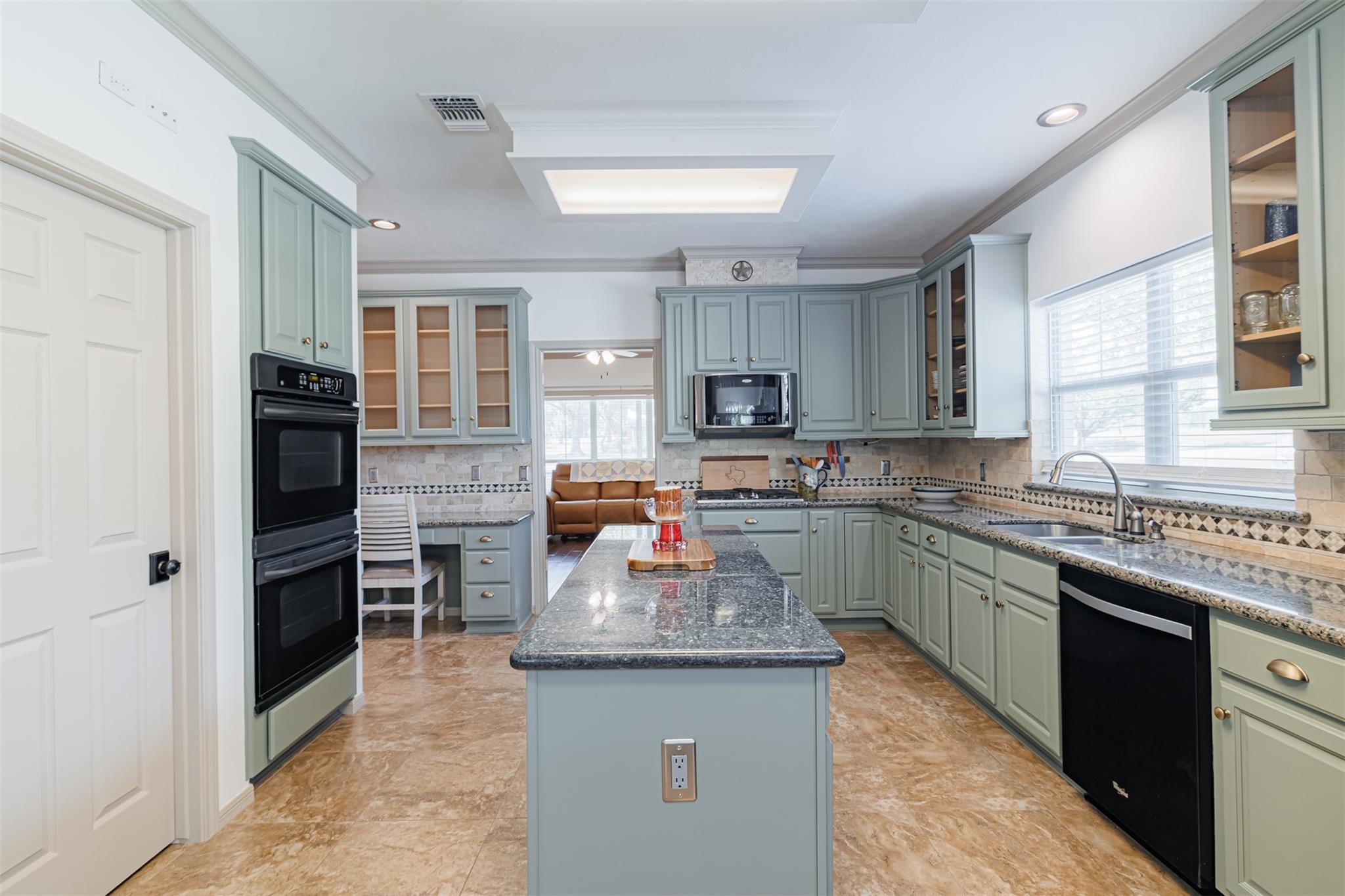 1520 Lakefield Drive, Sealy