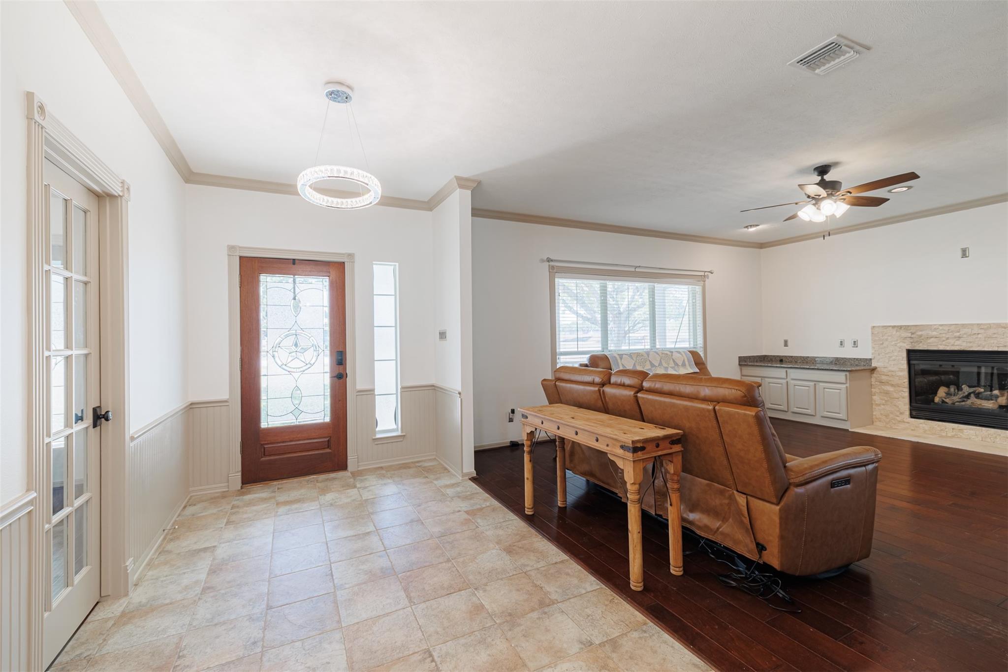 1520 Lakefield Drive, Sealy