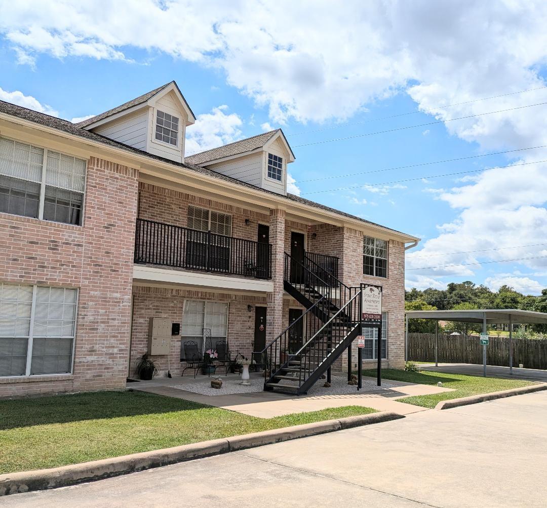 2300 Stone Hollow Drive