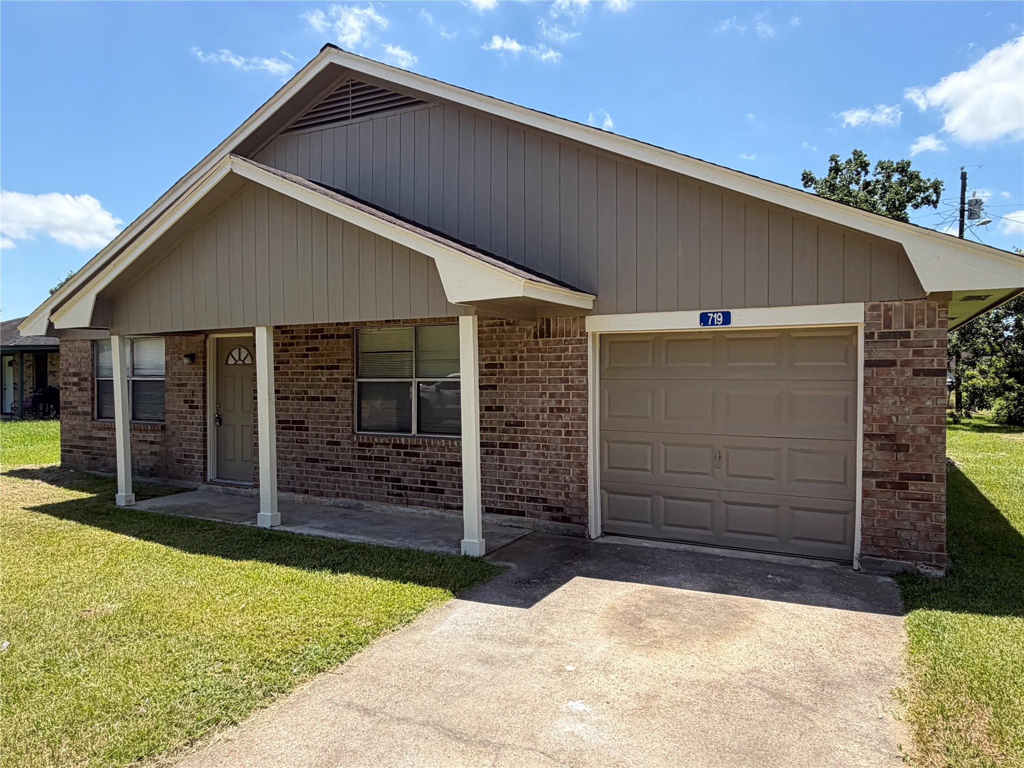 719 Pine Terrace Terrace