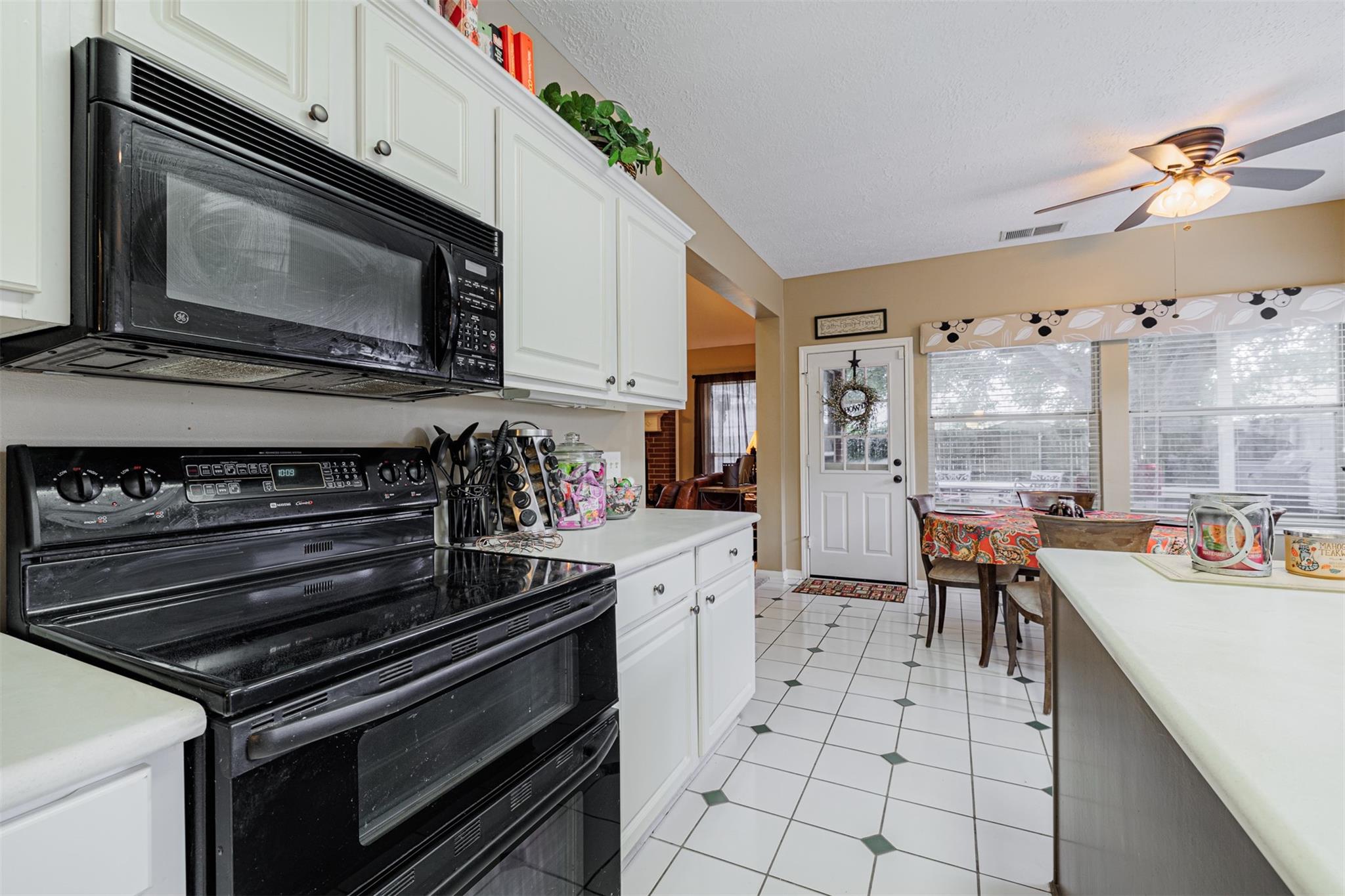 1400 Bob White Trail