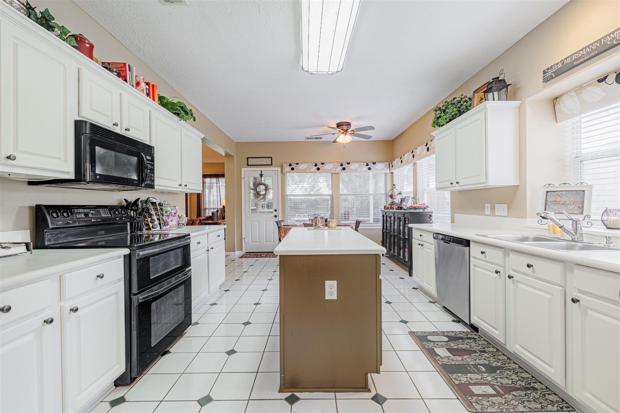 1400 Bob White Trail