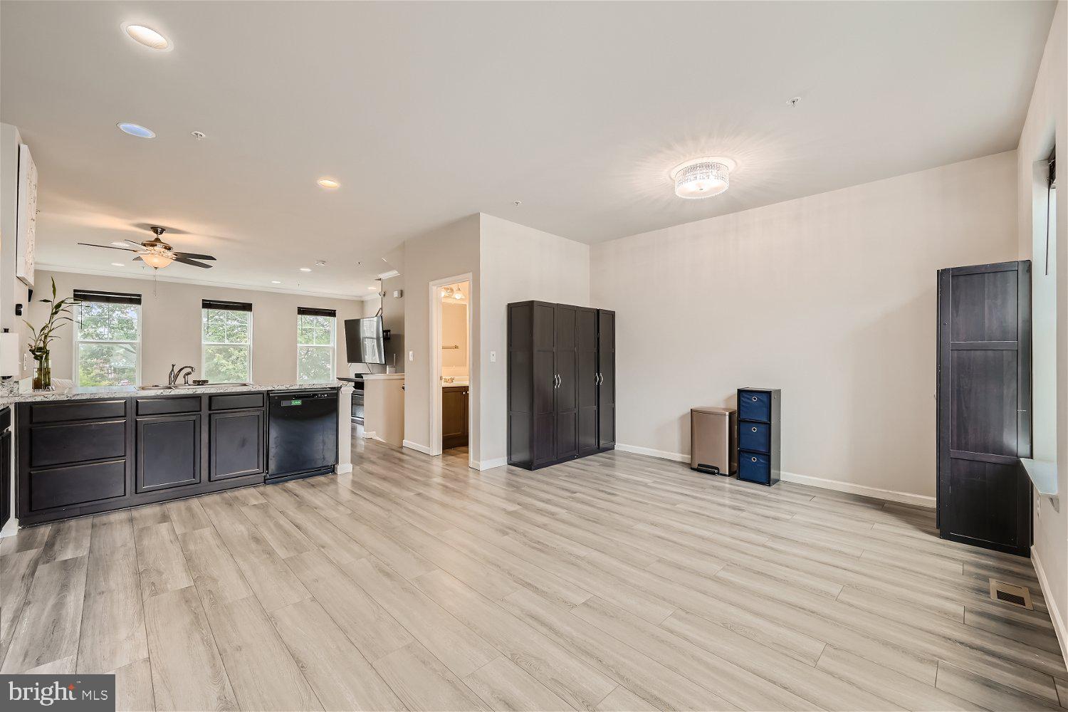 7807 FIVE OAKS COURT