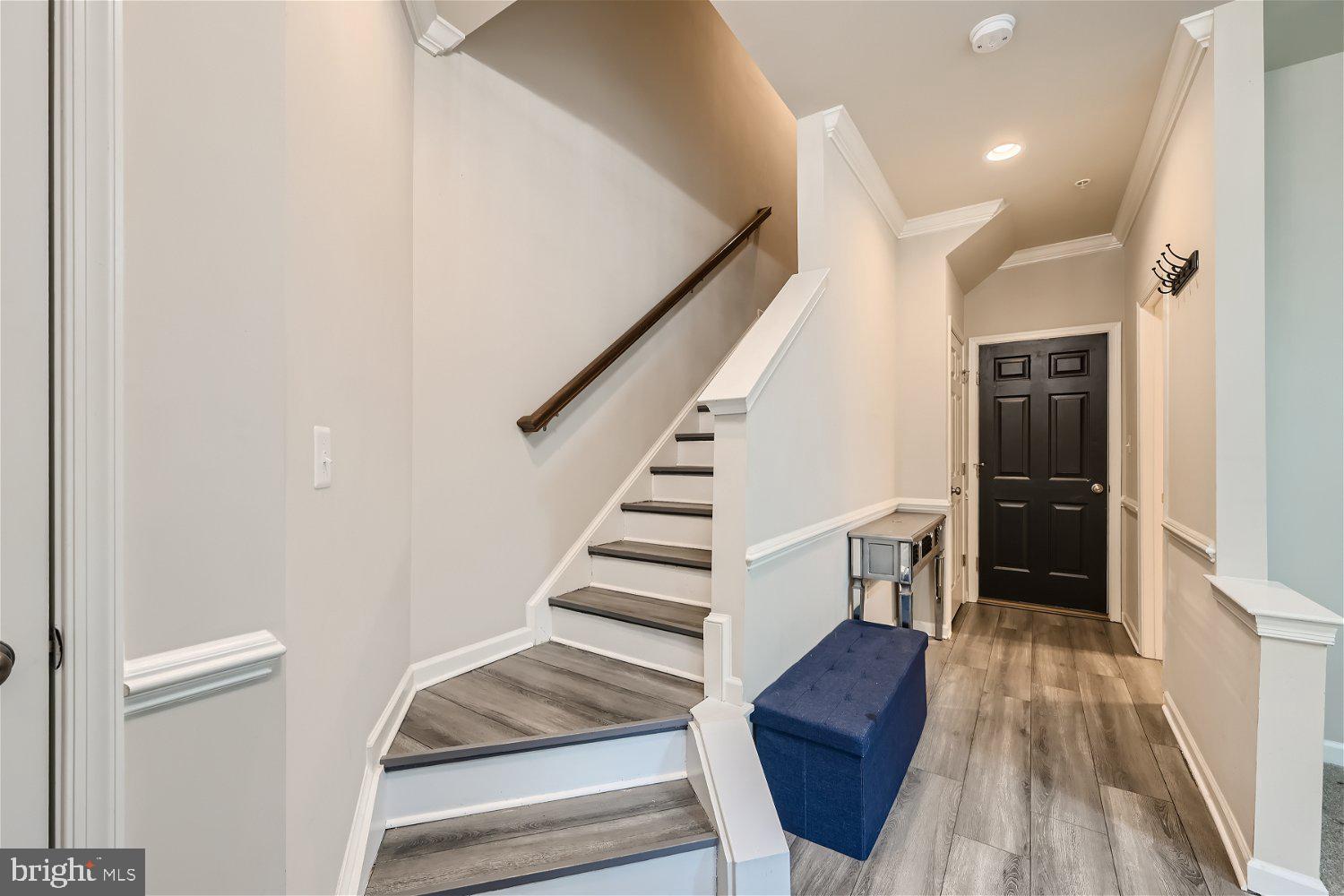 7807 FIVE OAKS COURT