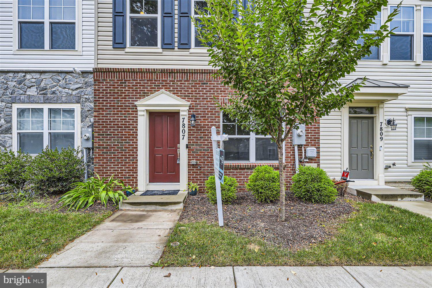 7807 FIVE OAKS COURT