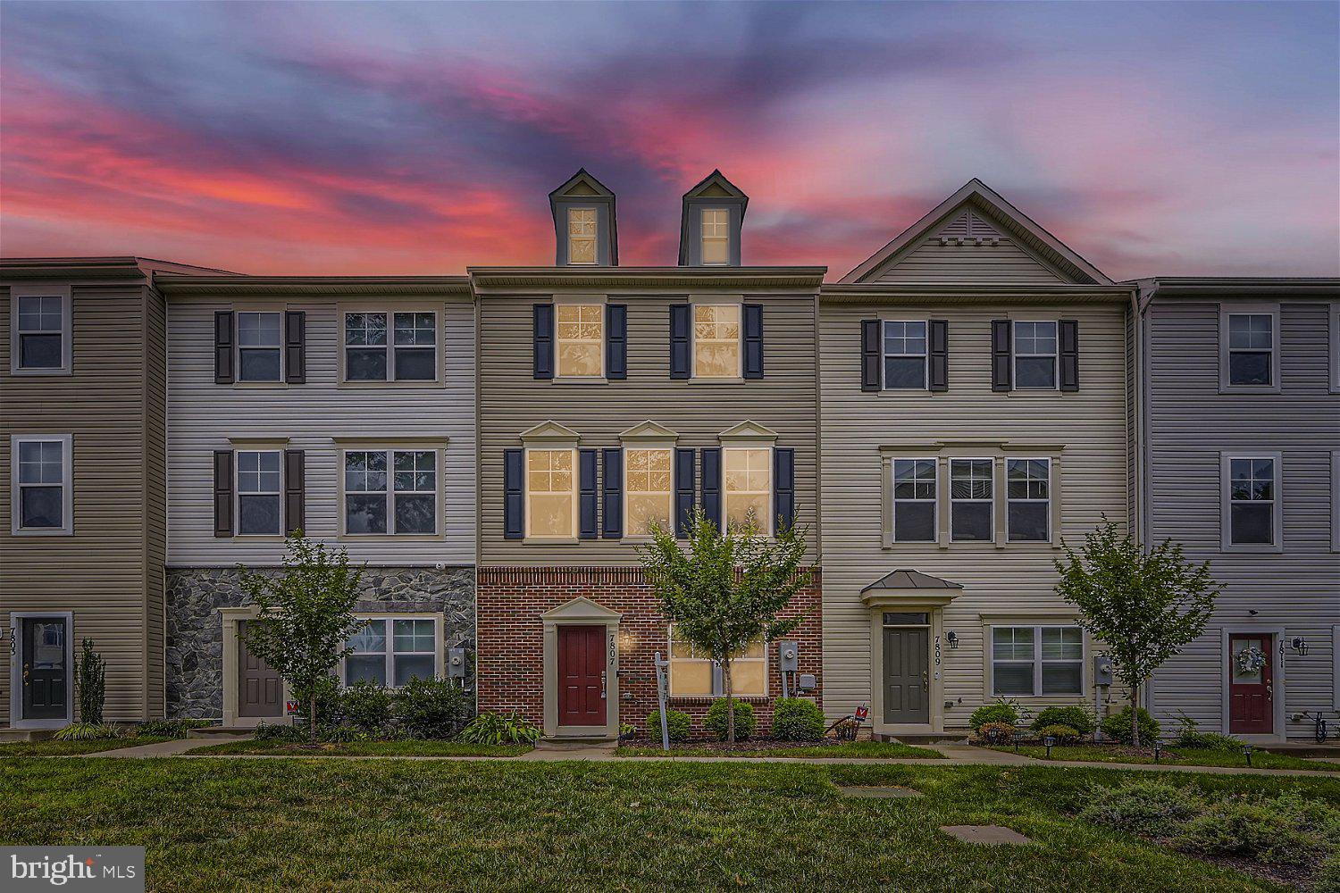 7807 FIVE OAKS COURT