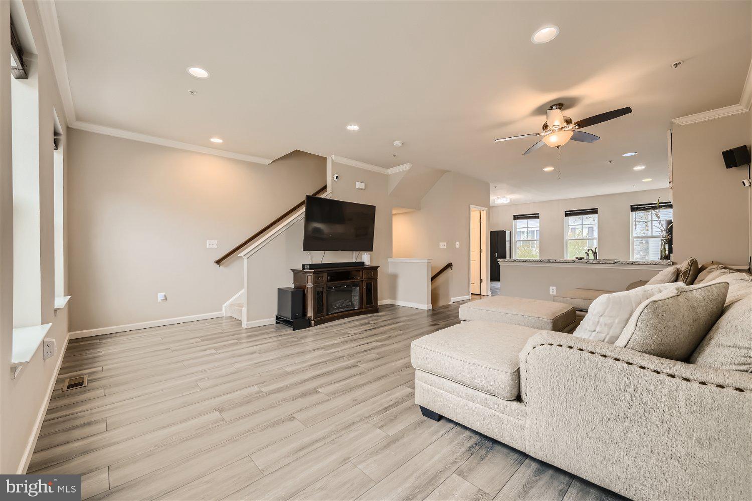 7807 FIVE OAKS COURT