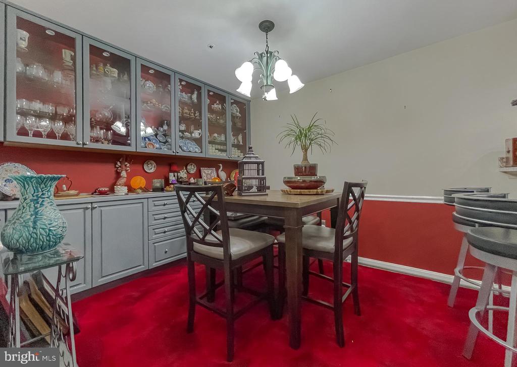 2700 Summerview Way #303