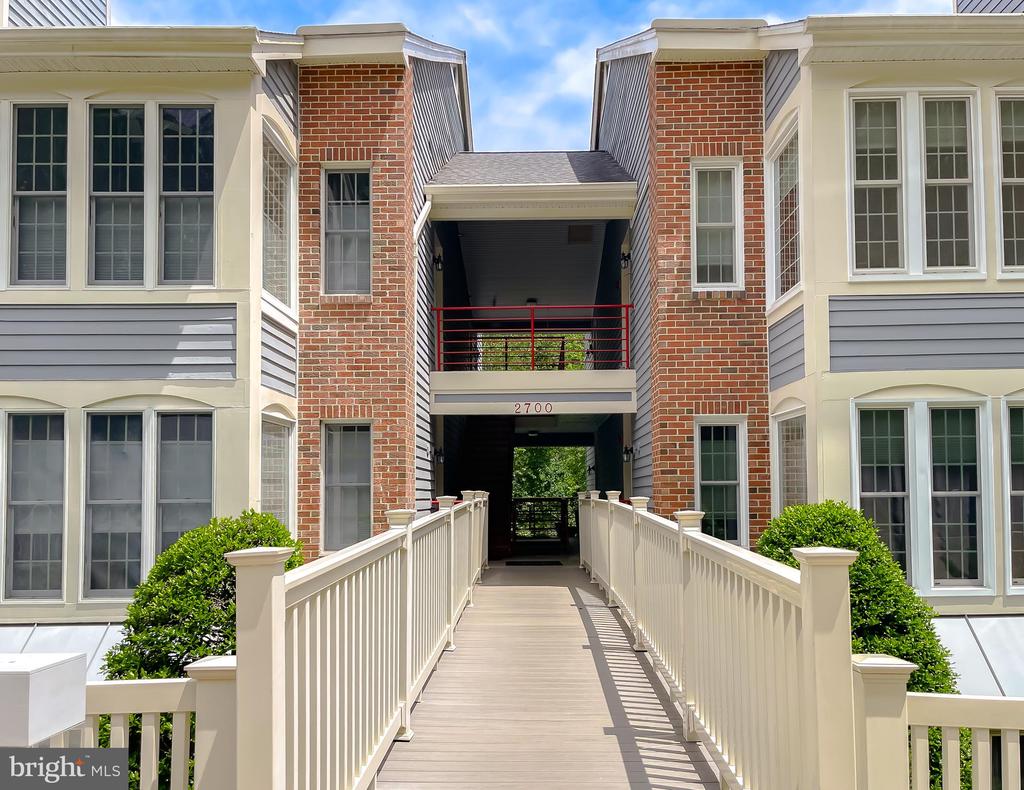 2700 Summerview Way #303