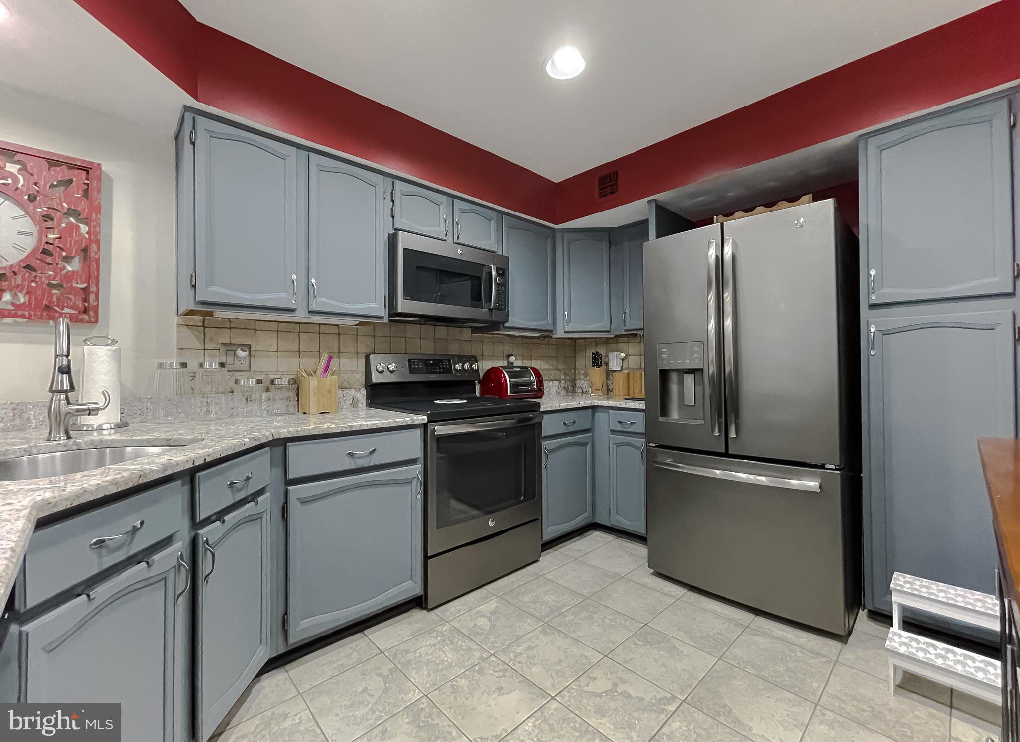 2700 Summerview Way #303