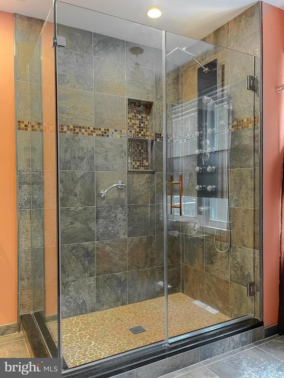 2700 Summerview Way #303