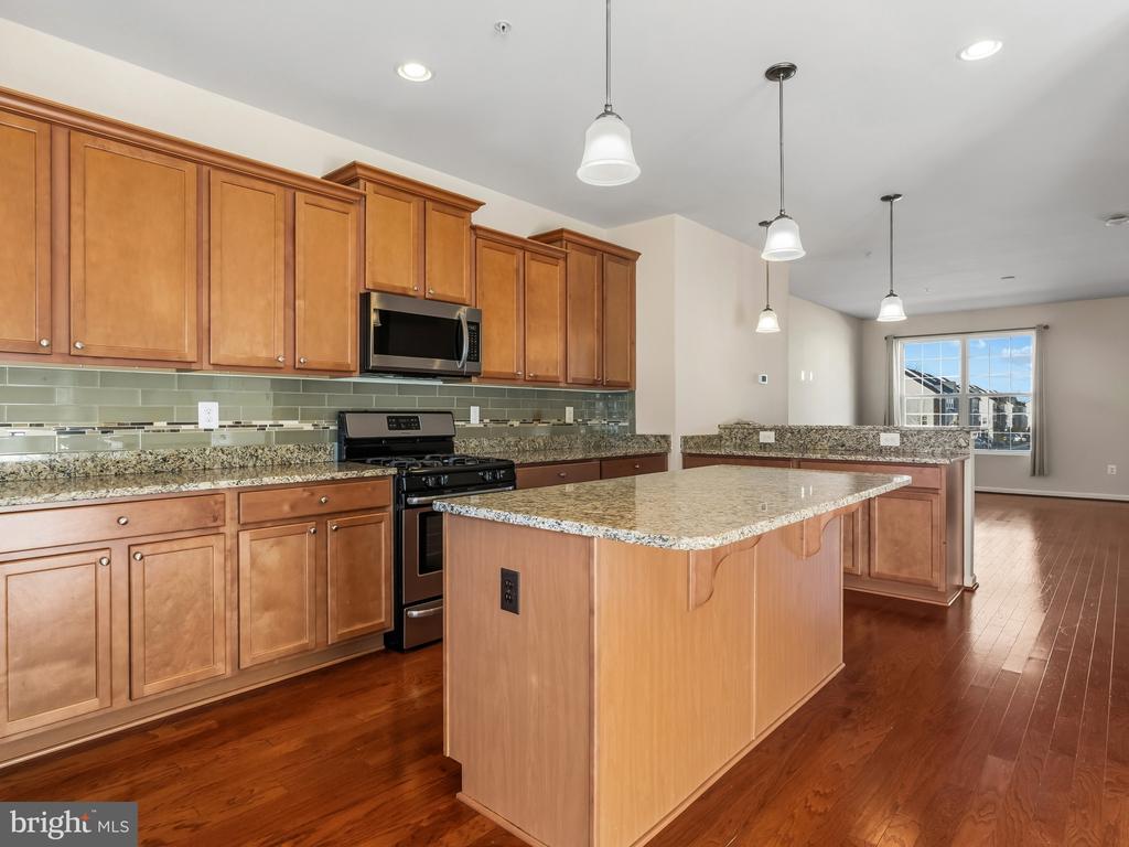 7711 GASTON PLACE