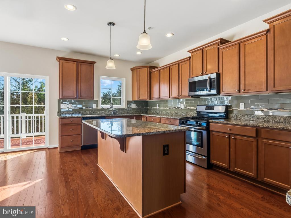 7711 GASTON PLACE