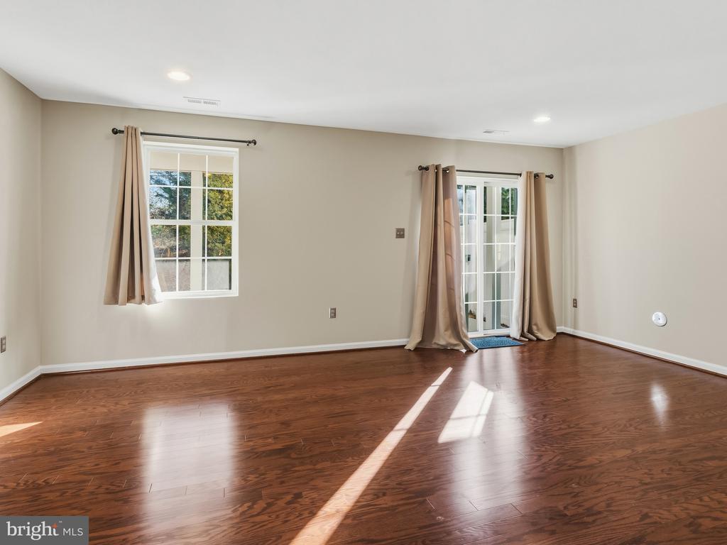 7711 GASTON PLACE