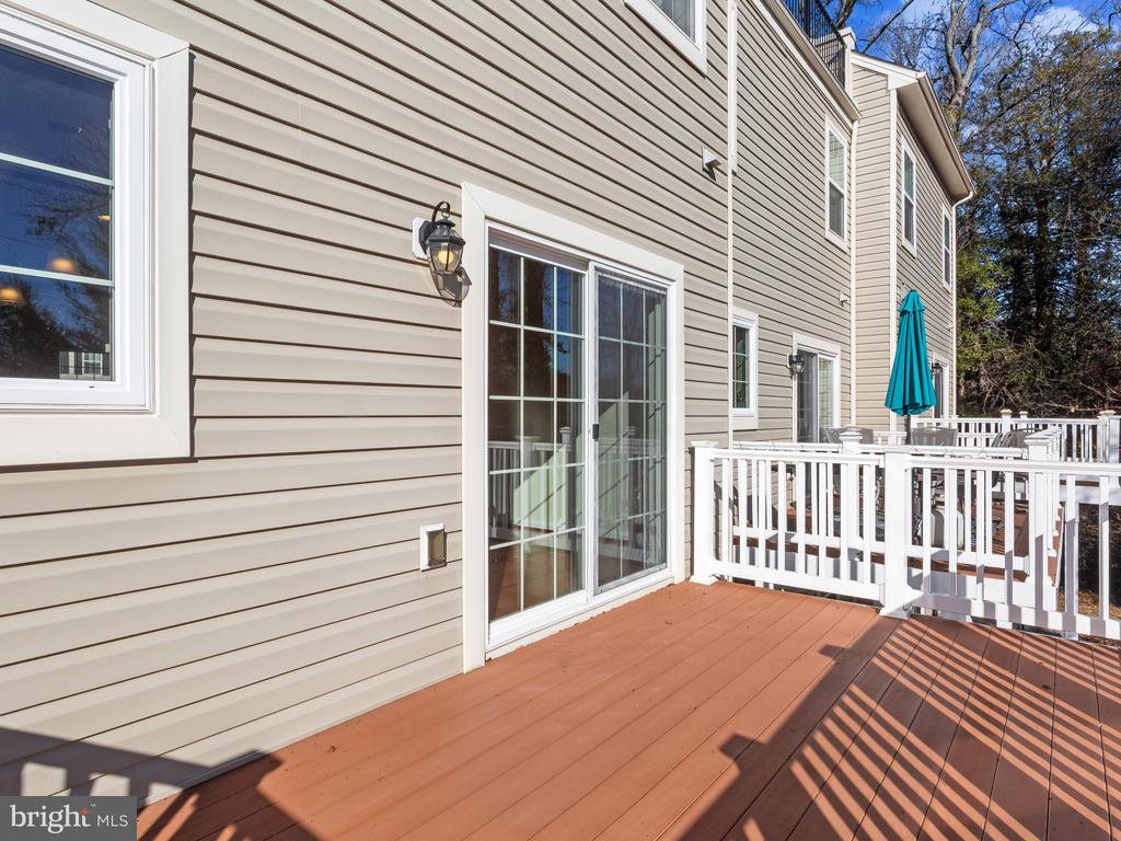 7711 GASTON PLACE