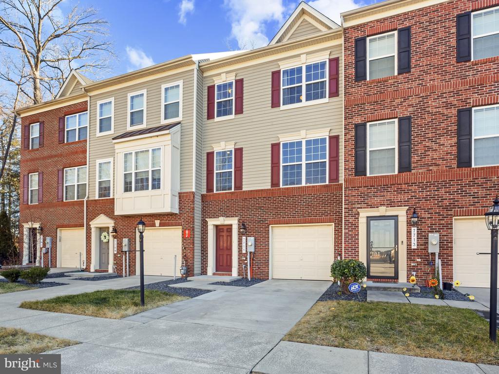7711 GASTON PLACE