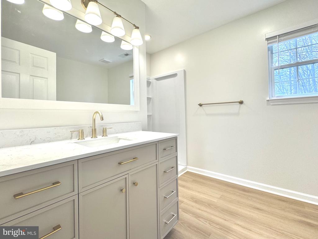 640 SANTA FE TRAIL