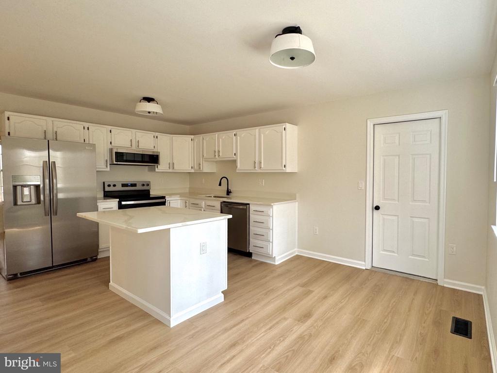 640 SANTA FE TRAIL