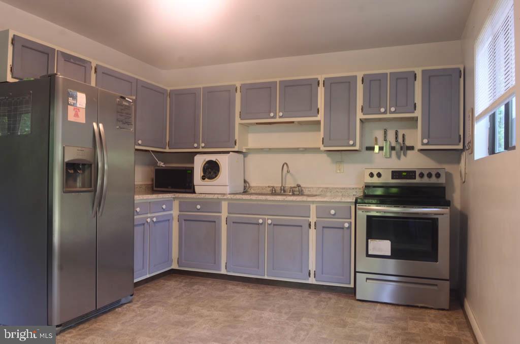 12109 Catalina Dr