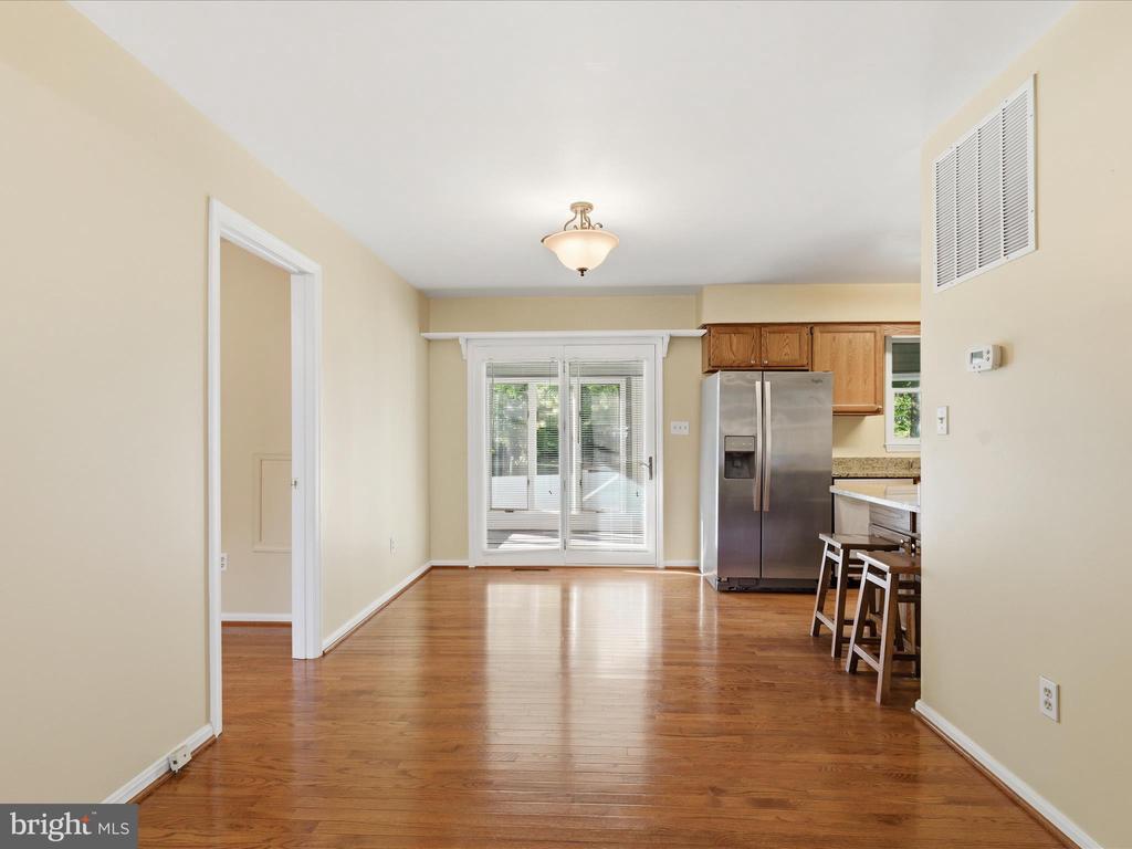496 TWIN COVE