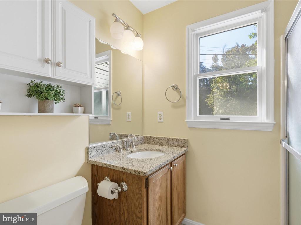 496 TWIN COVE