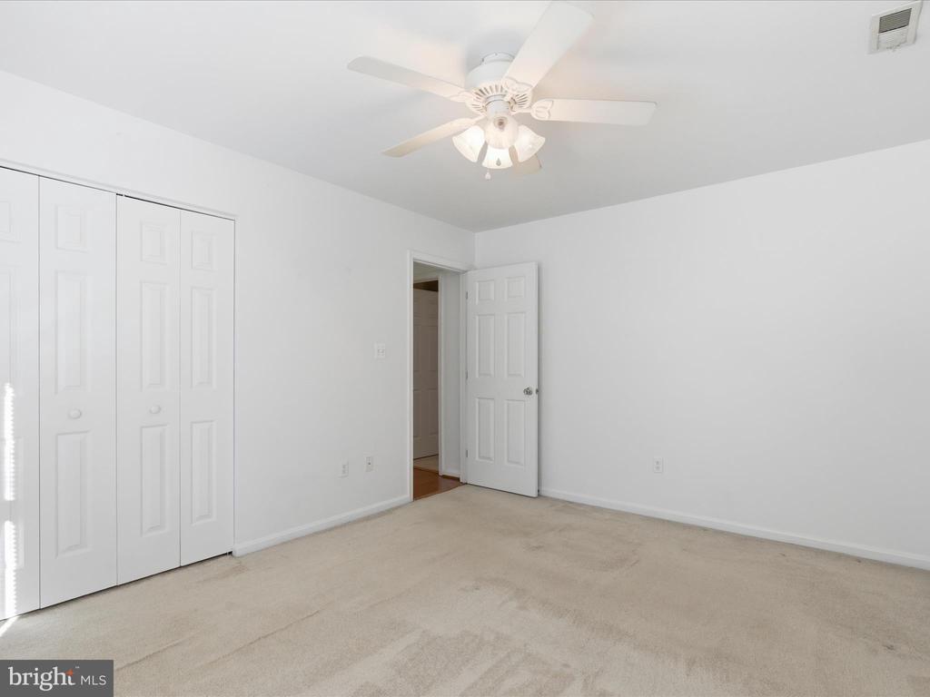 496 TWIN COVE