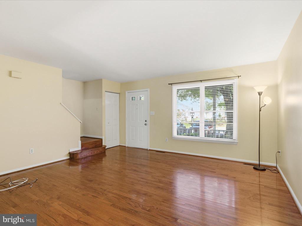 496 TWIN COVE
