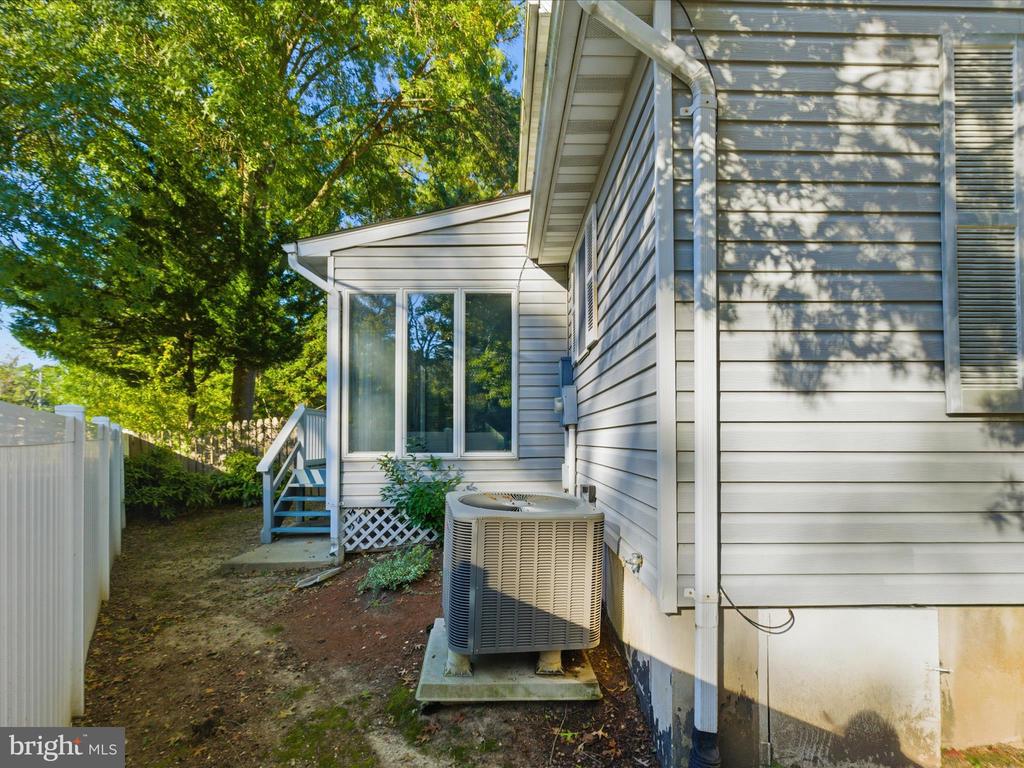 496 TWIN COVE