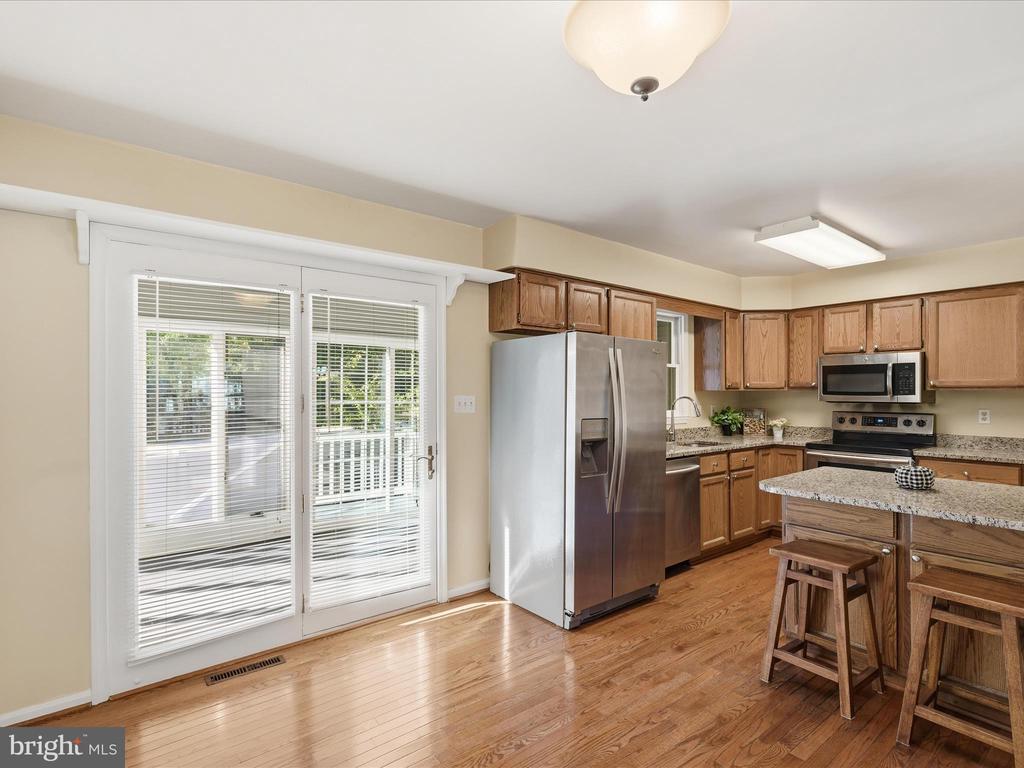 496 TWIN COVE