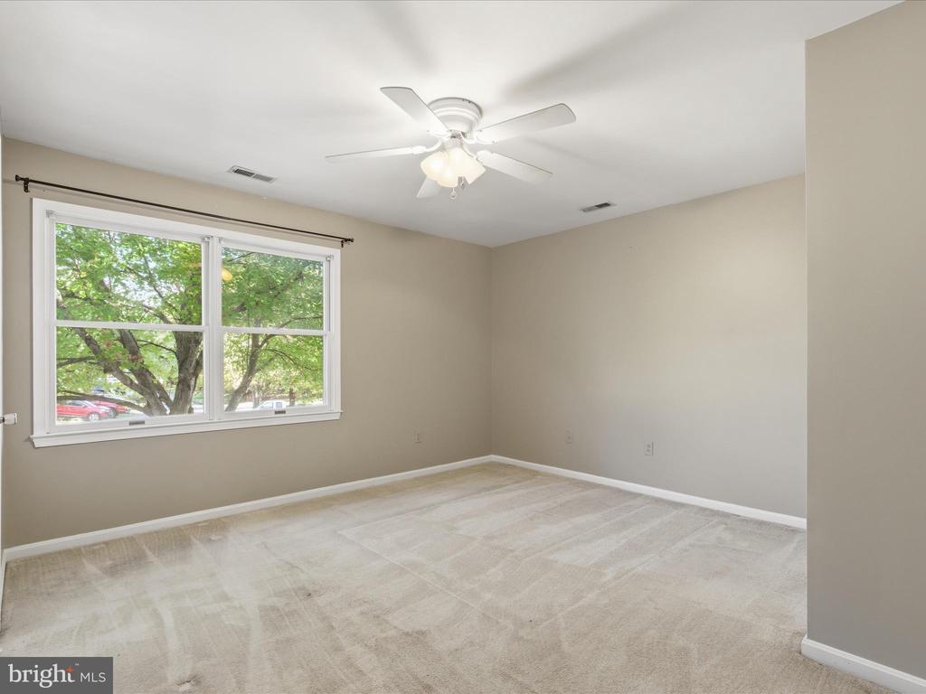 496 TWIN COVE