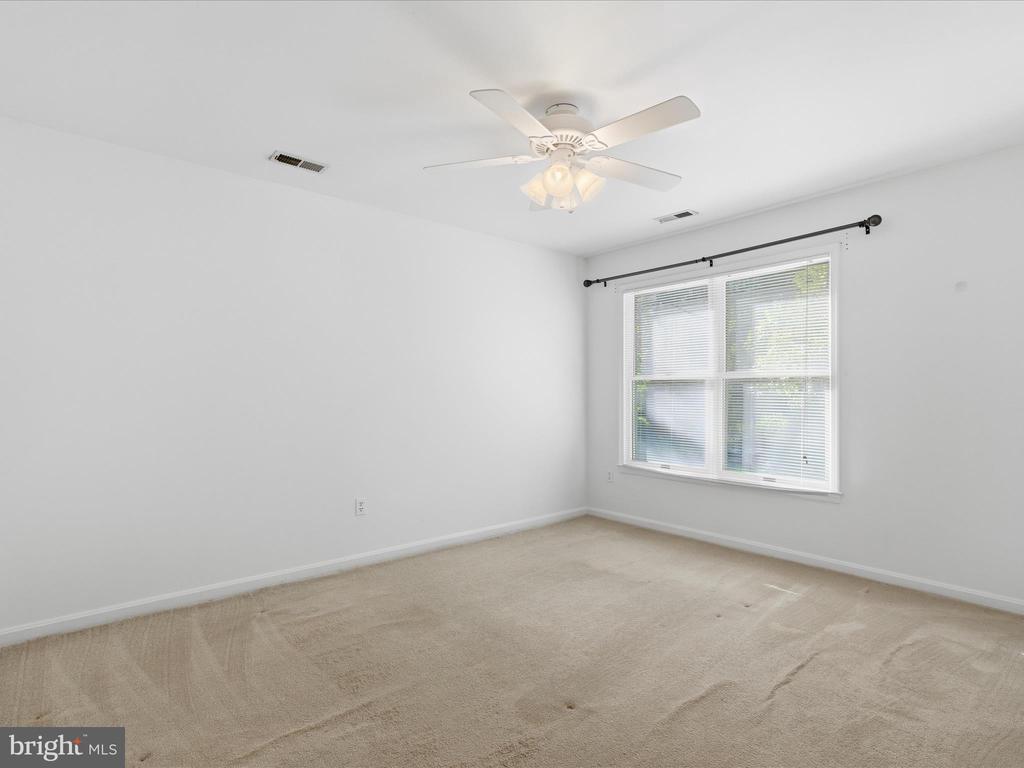 496 TWIN COVE