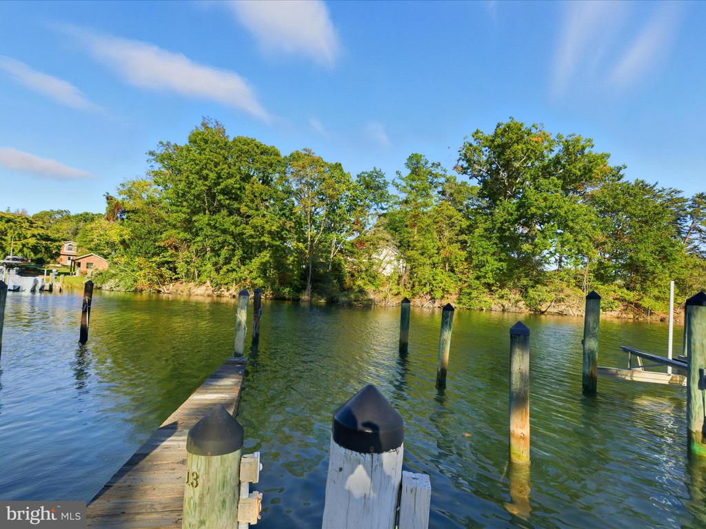 496 TWIN COVE