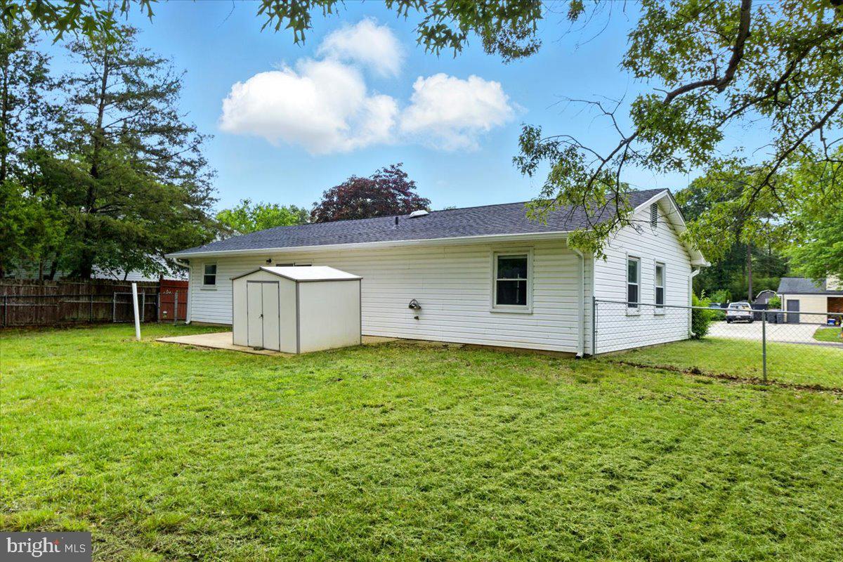 643 UNIVERSITY DR
