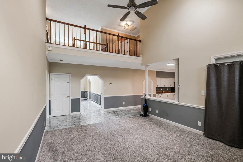9238 CRESCENT LANE