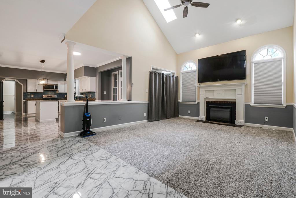 9238 CRESCENT LANE