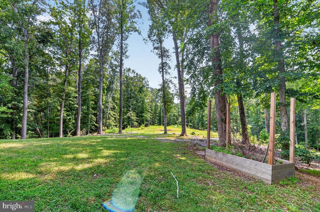 7075 WOOD GLEN DRIVE