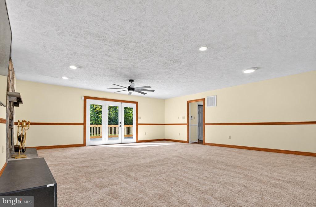 6570 HORSESHOE DRIVE