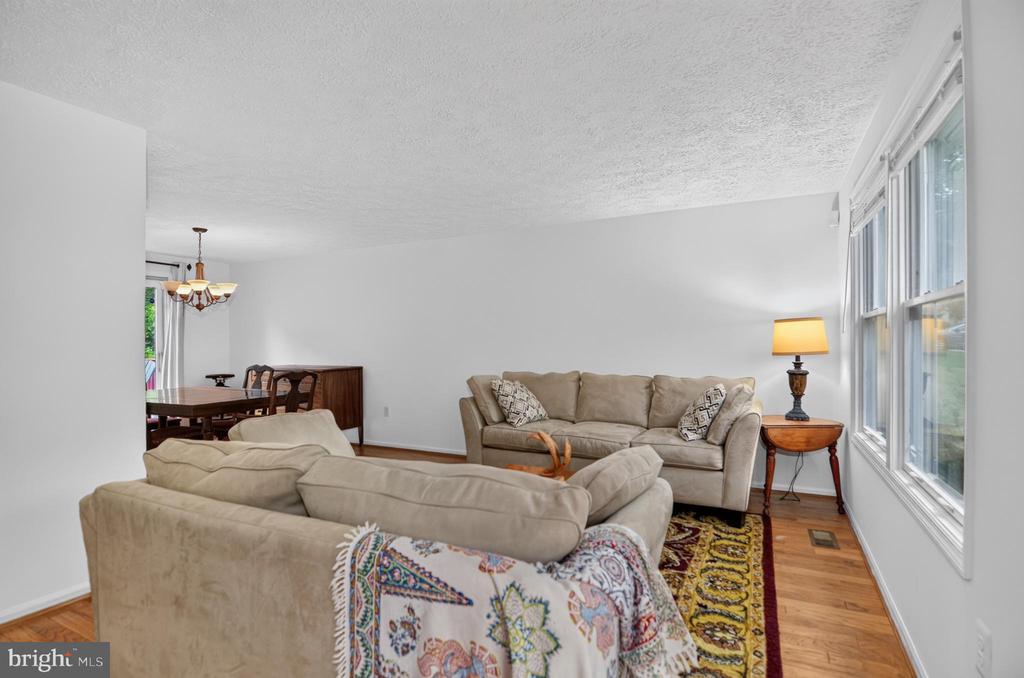 6408 TIFFANY COURT