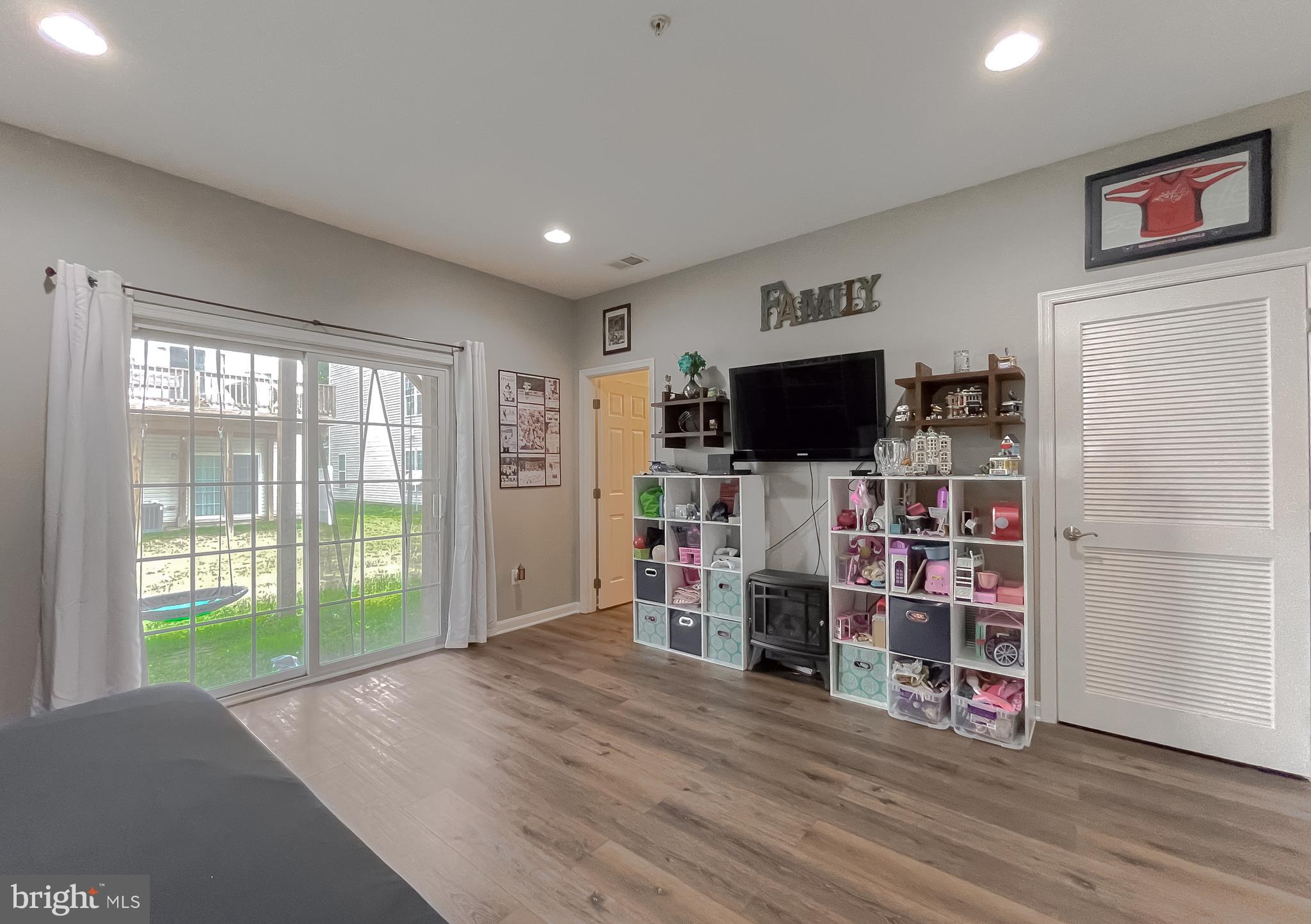44562 River Otter Dr