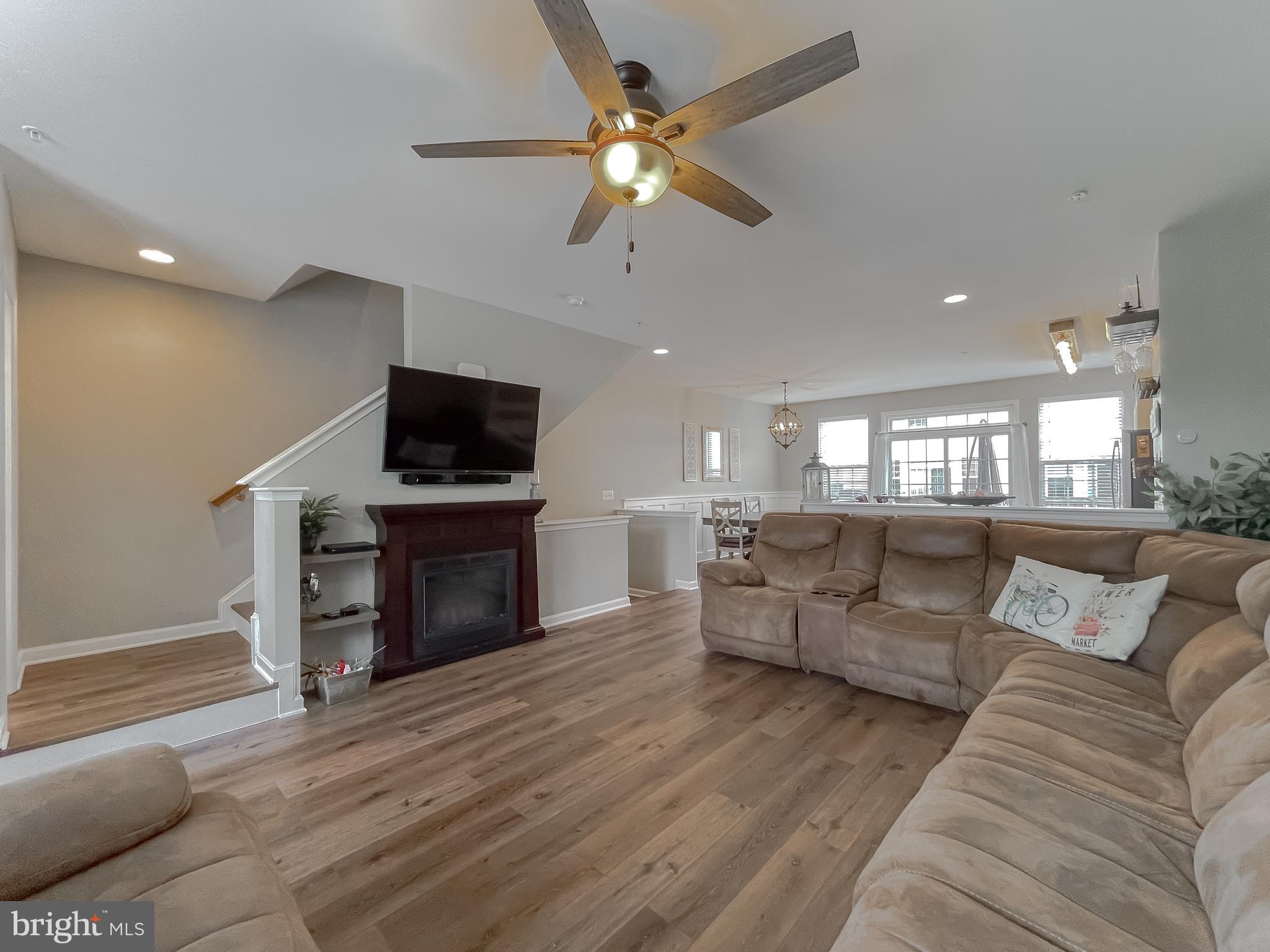 44562 River Otter Dr