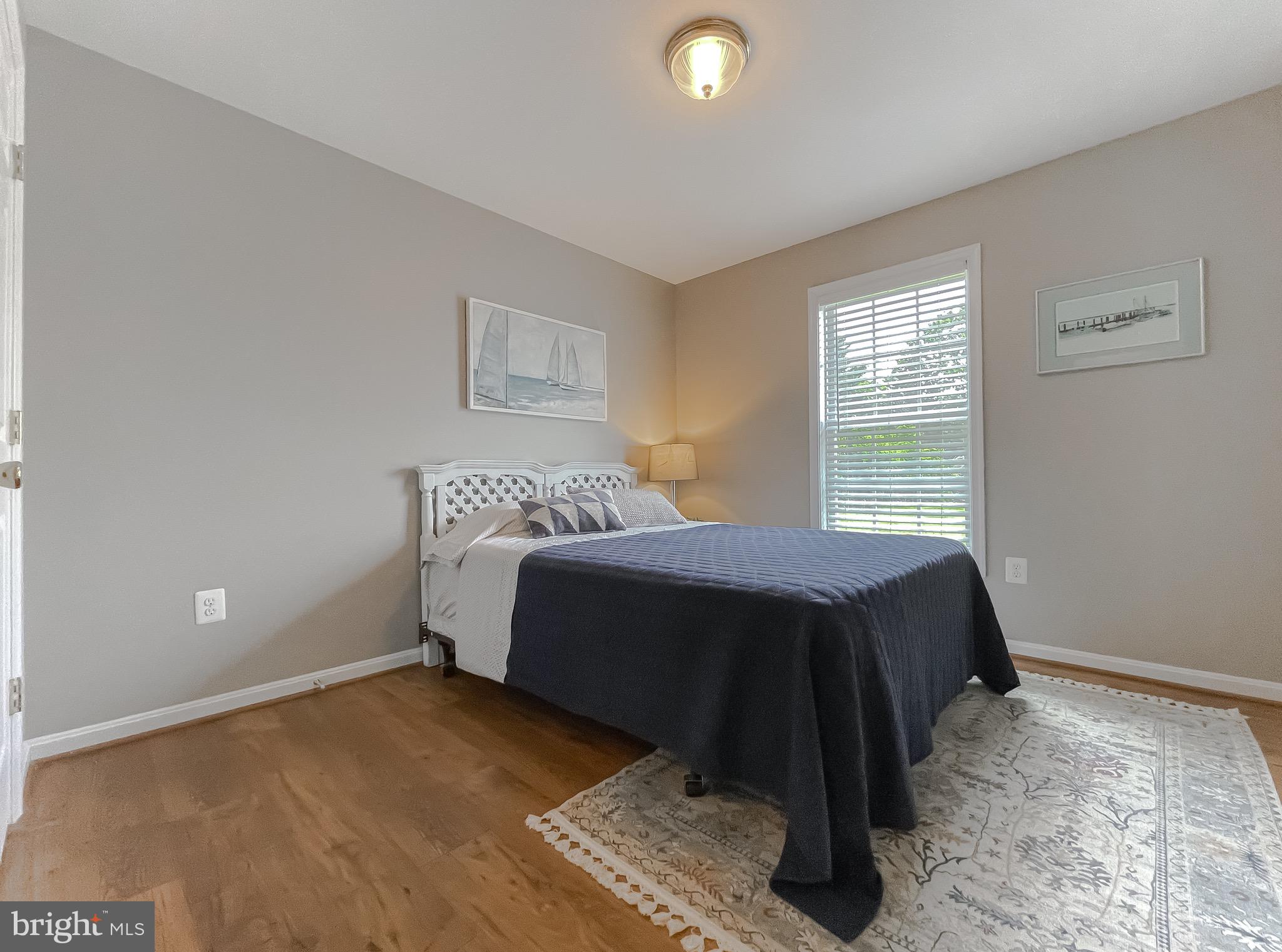 49685 Buzzs Marina Way