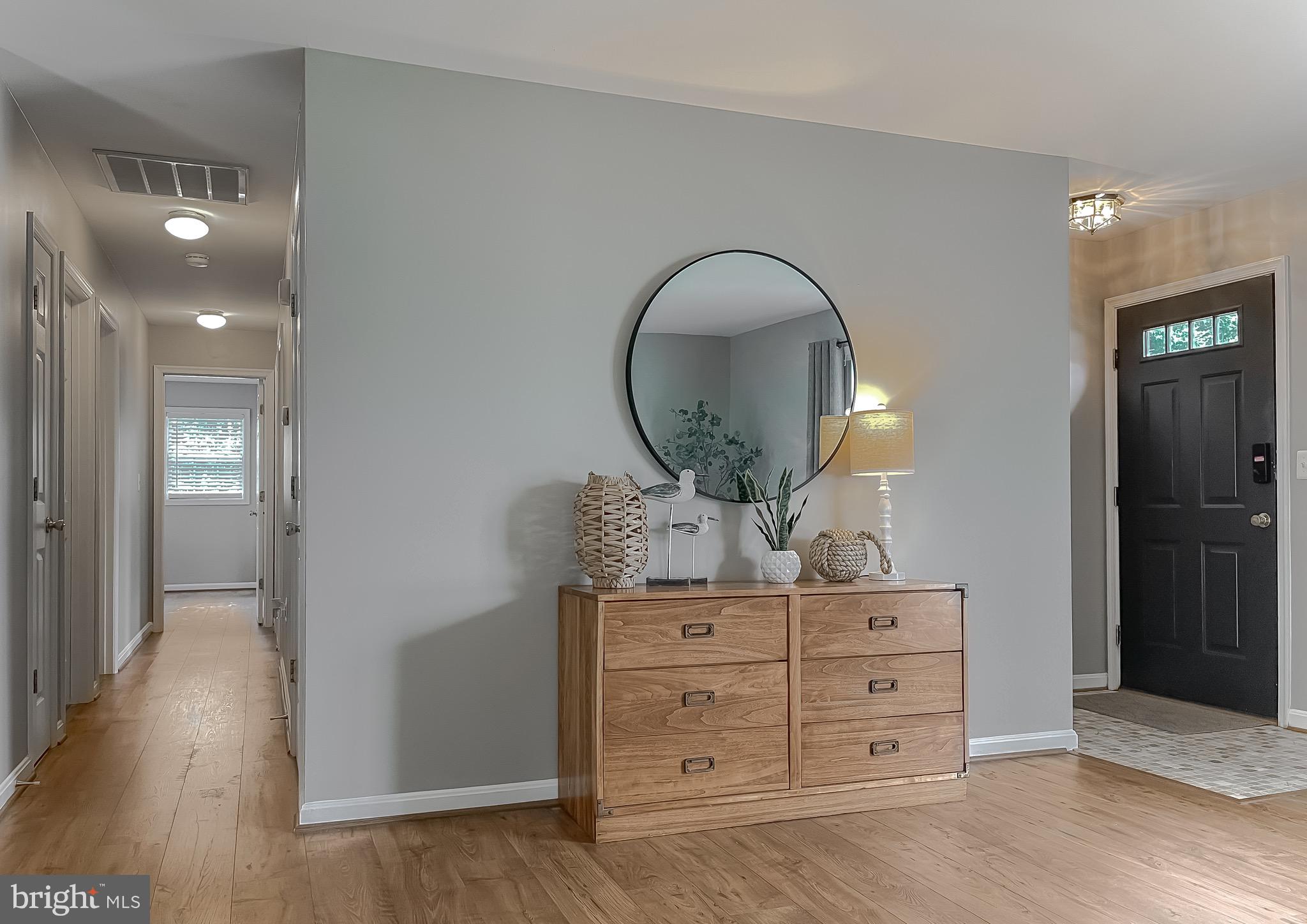 49685 Buzzs Marina Way