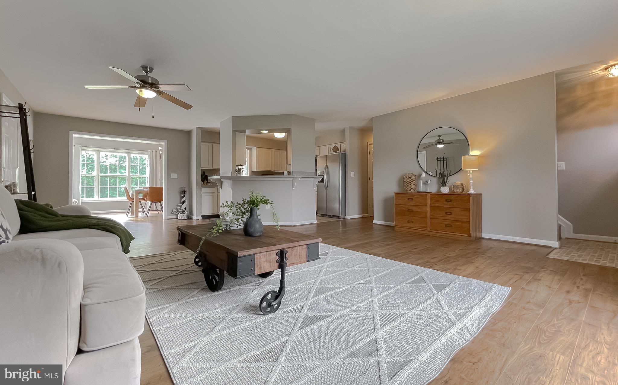 49685 Buzzs Marina Way