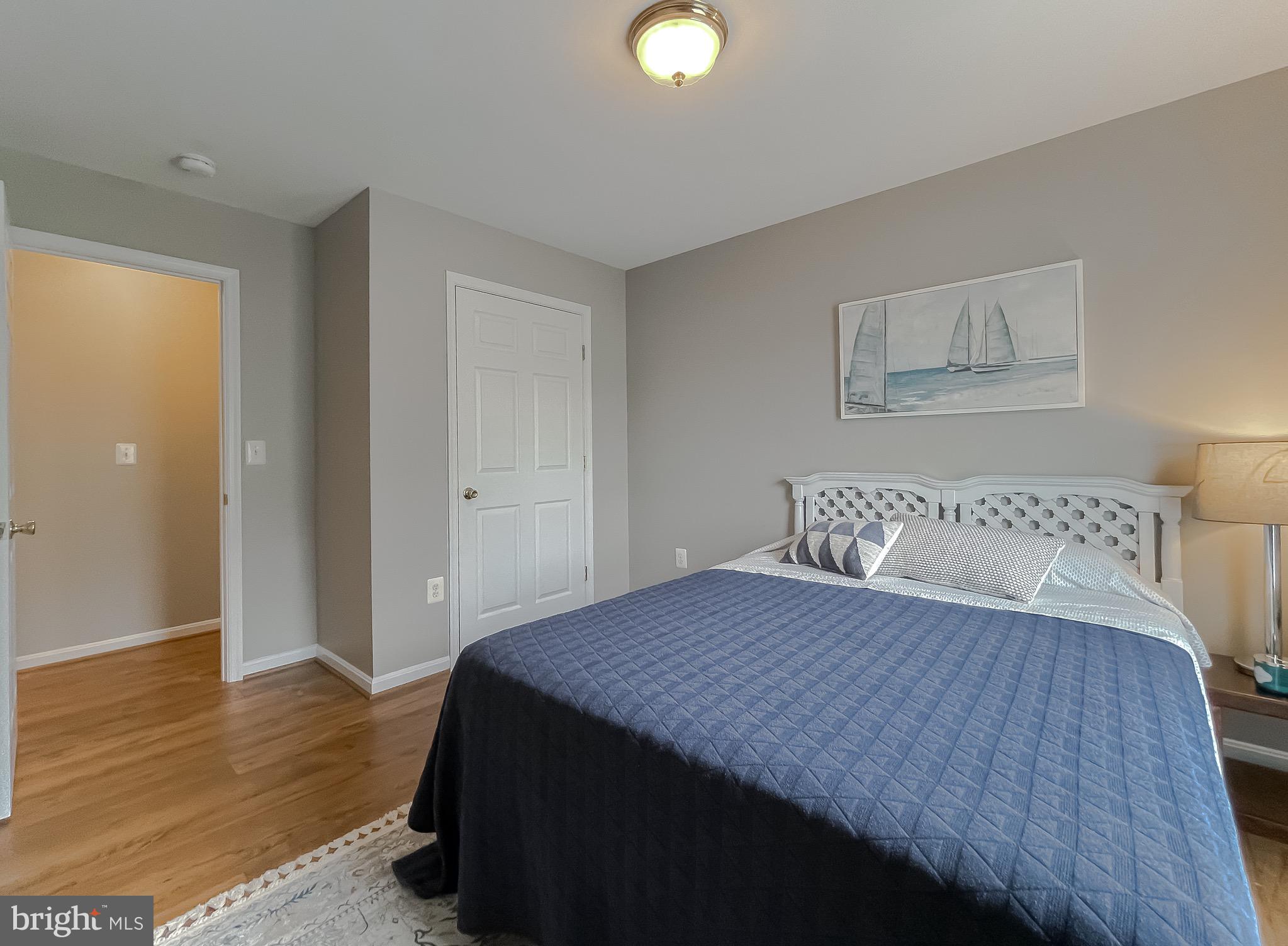 49685 Buzzs Marina Way