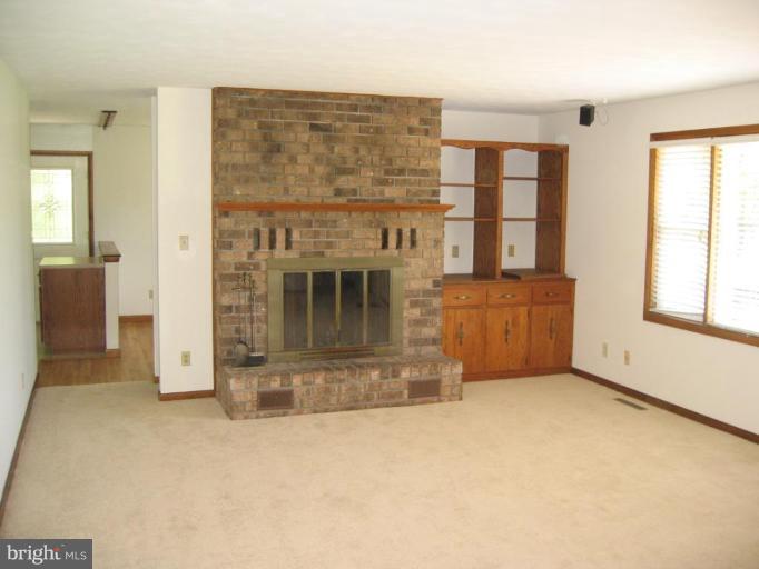 19146 POPLAR HILL LANE