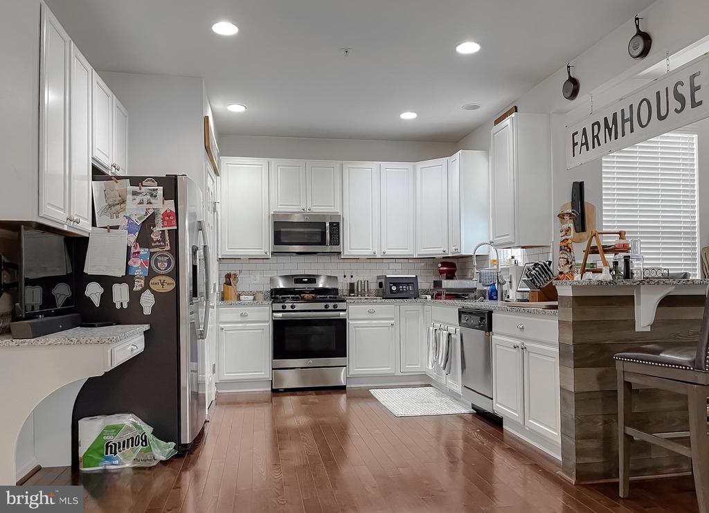 22288 SCOTT CIRCLE