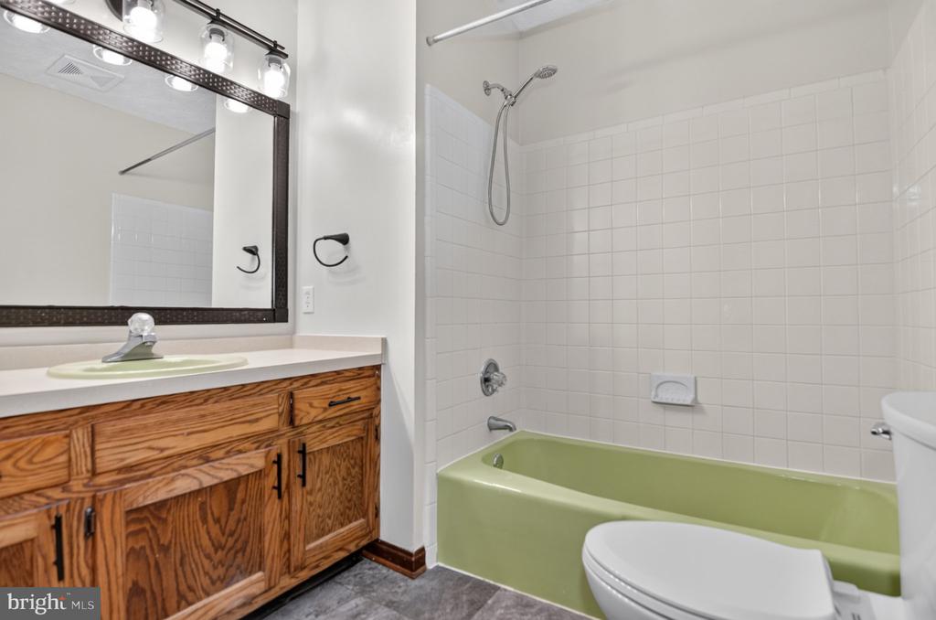 44550 WHITE PINE COURT