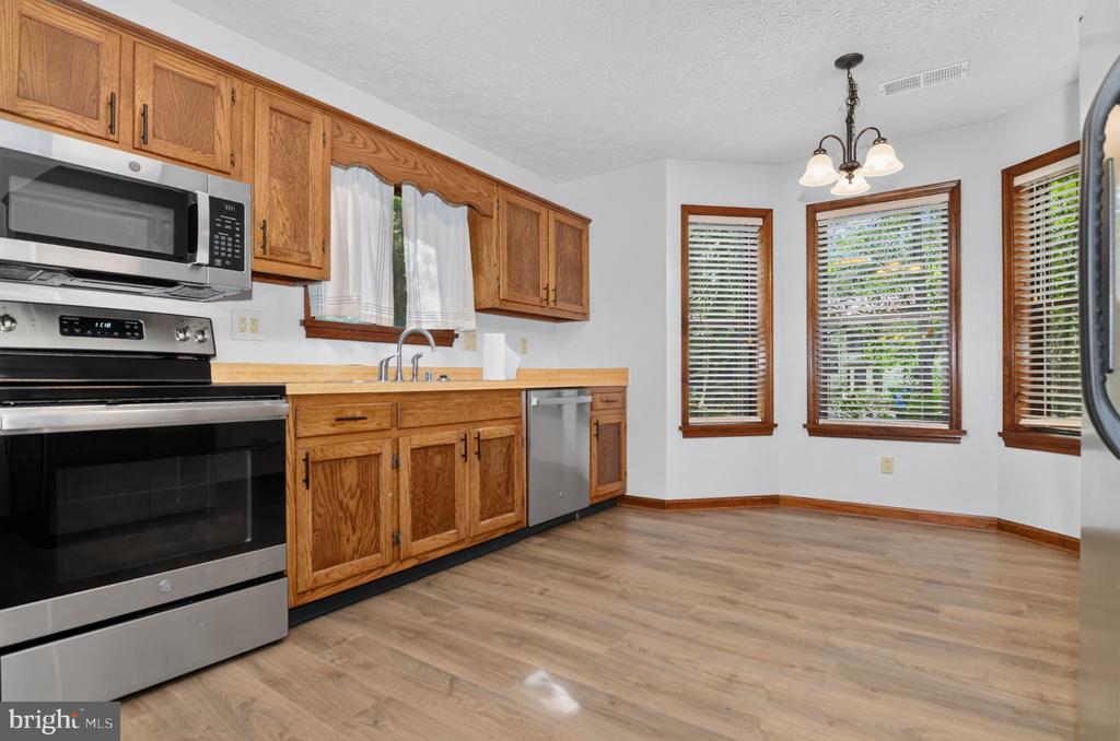 44550 WHITE PINE COURT