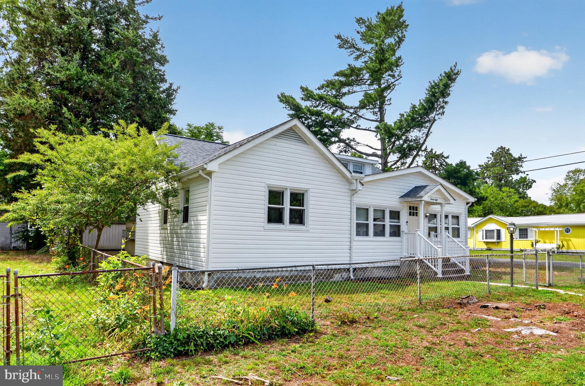 38 4TH STREET