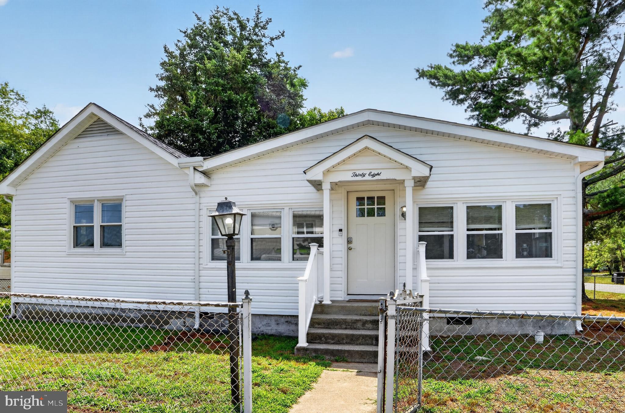 38 4TH STREET